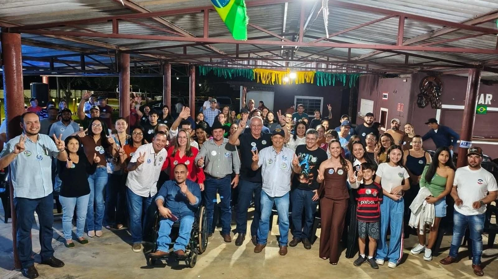 Candidato a deputado estadual Odilon ribeiro é recebido por lideranças e apoiadores em grande reunião em Caracol.