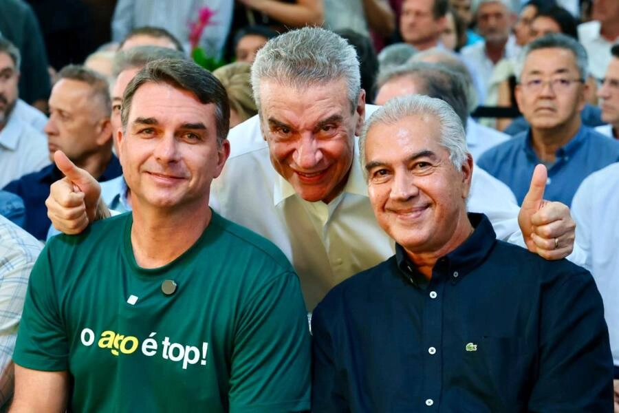 Reeleito para o 9º mandato, Paulo Corrêa reforça campanha de Flávio Bolsonaro em MS.