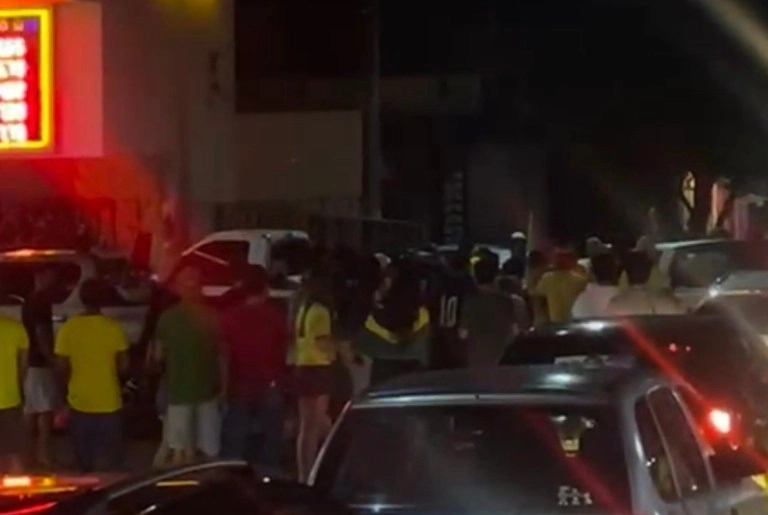 Homem de 34 anos morre após ser baleado em discussão de trânsito, outro fica ferido.