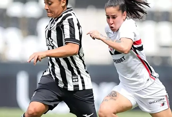 Goleada do São Paulo esquenta a disputa pela liderança do Brasileirão Feminino