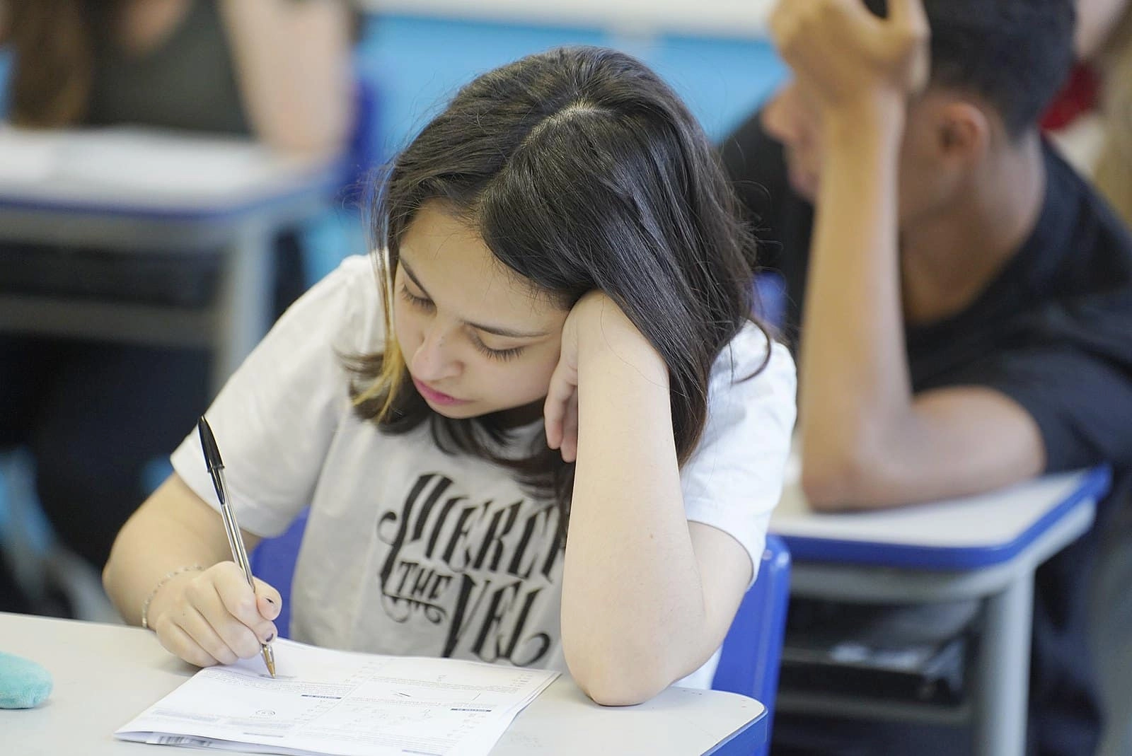 SP aplica Saresp para alunos do 9º ano nesta quarta (28) e quinta-feira (29); prova vale para seleção do Prontos pro Mundo e Aluno Monitor do BEEM