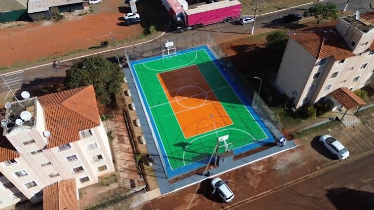 Quadra poliesportiva da cidade Jardins é entregue à população