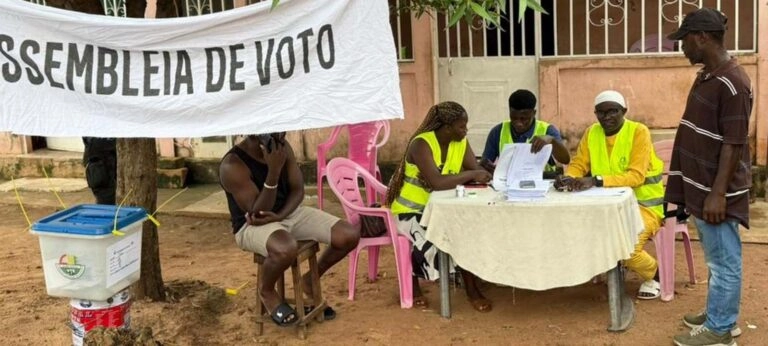 Guiné-Bissau: Contagem de votos em referendo sobre reforço de poderes presidenciais