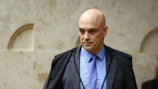 Especialistas avaliam decisão de Moraes sobre fonte de jornalista