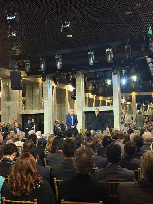 Kassab diz que Centrão está com Lula e que chance de Flávio Bolsonaro ser eleito é 'zero'