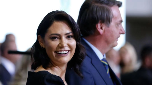 Michelle alimenta discurso sobre retorno de Jair Bolsonaro
