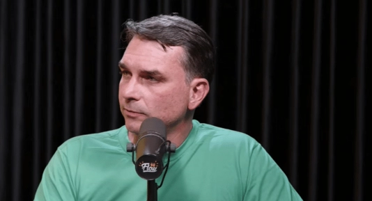 PF recebe pedido para investigar Flávio Bolsonaro em fraudes do INSS