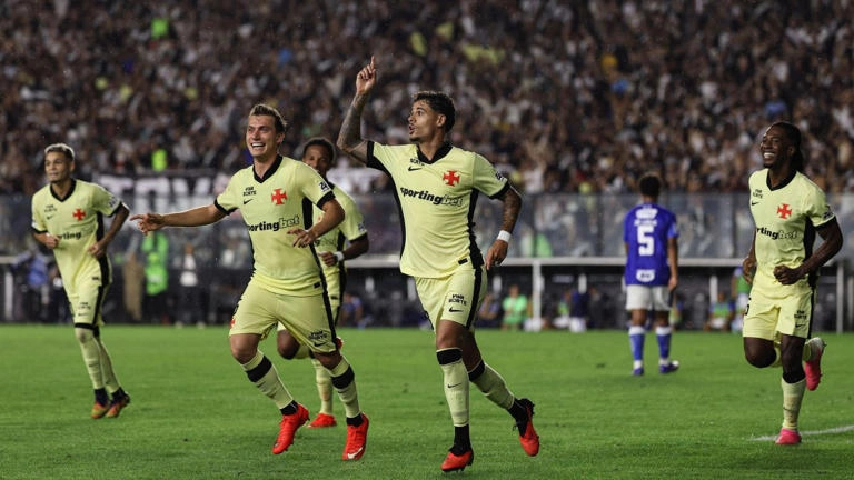 Vasco domina reservas do Cruzeiro, vence e dorme fora do Z4 do Brasileirão