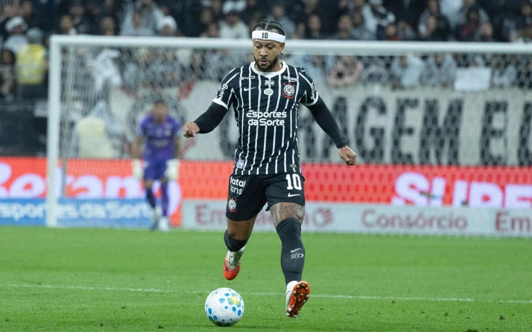 Memphis Depay revela incômodo após derrota do Corinthians