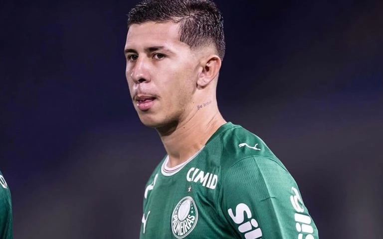 Palmeiras afasta atacante por denúncia de agressão contra a ex-esposa