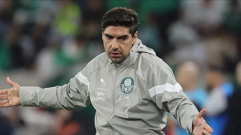 Abel é empurrado do Palmeiras para o Sporting: "Pago e levo algemado"