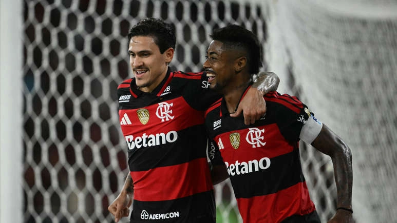 Pedro ganha elogios na seleção, mas retorna ao Flamengo com ambiente de insatisfação