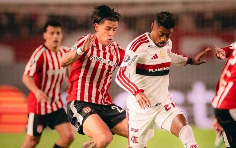 Flamengo joga mal, empata com Estudiantes e decide vaga à final da Libertadores no Rio