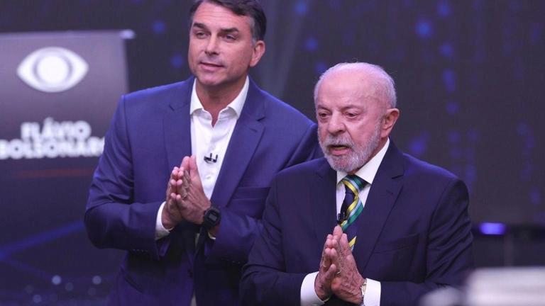 Debate da Band: quem ganhou e quem perdeu no primeiro embate entre Lula e Flávio Bolsonaro